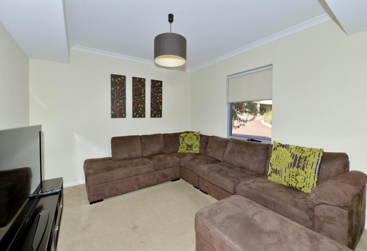 Serenity On The Terrace Mandurah Bagian luar foto