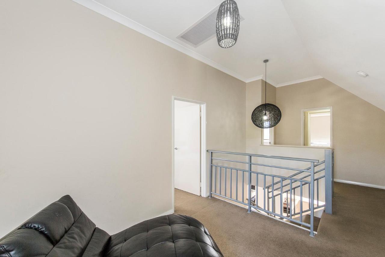 Serenity On The Terrace Mandurah Bagian luar foto